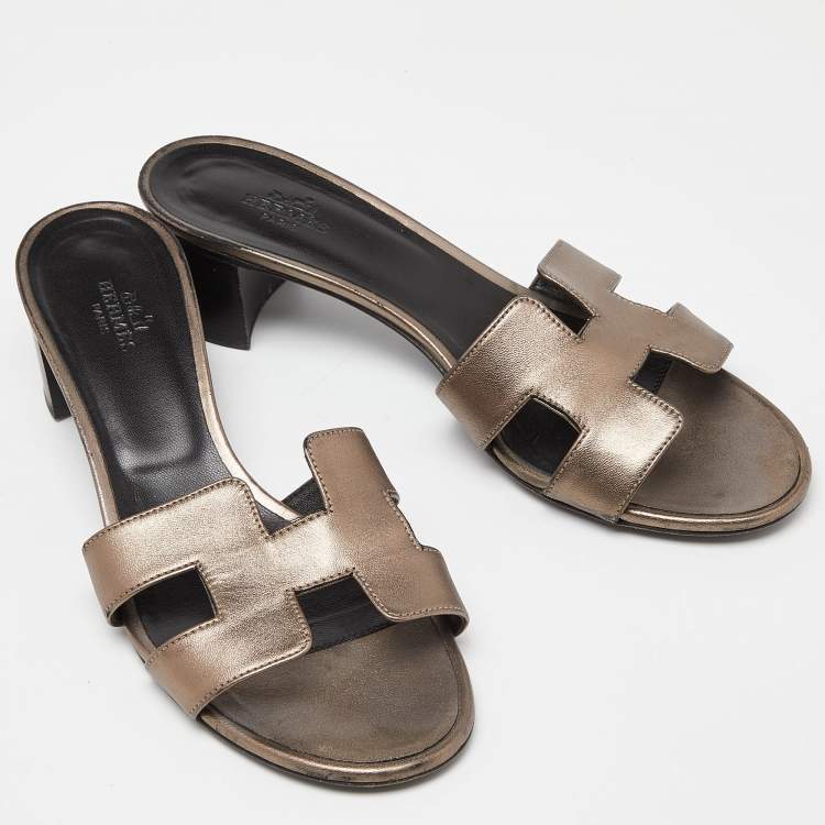 مملوكة مسبقًا Hermes Metallic Leather Oasis Slide Sandals Size 38