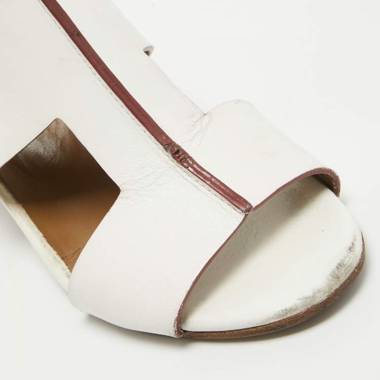 مملوكة مسبقًا Hermes White Leather  Ostia Sandals Size 36.5
