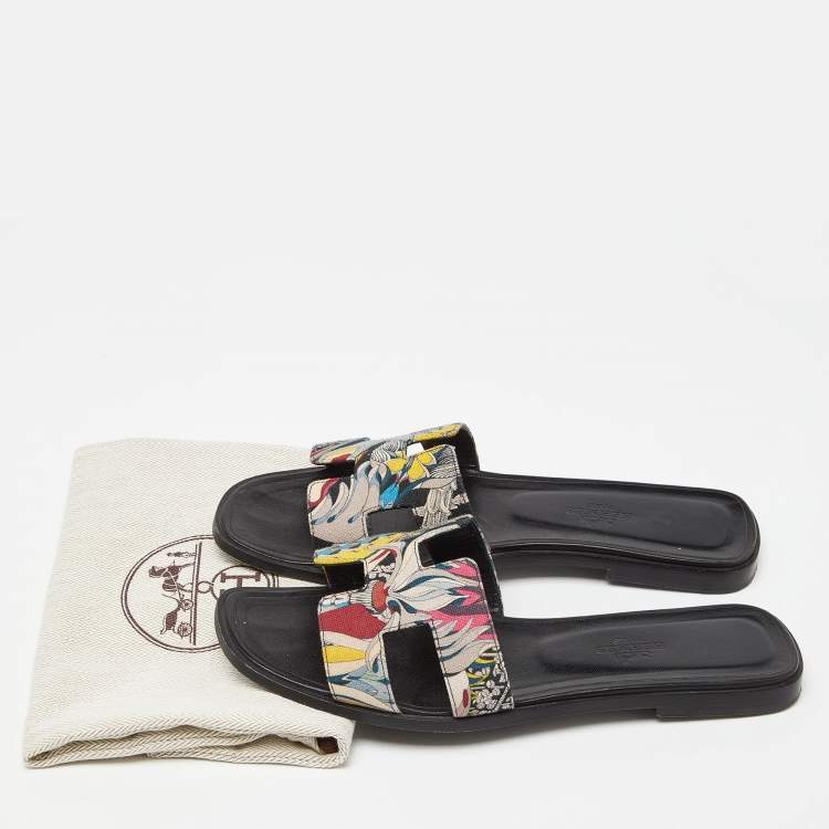 Pre Owned Hermès Multicolor Print Canvas Oran Flat Slides Size 37.5