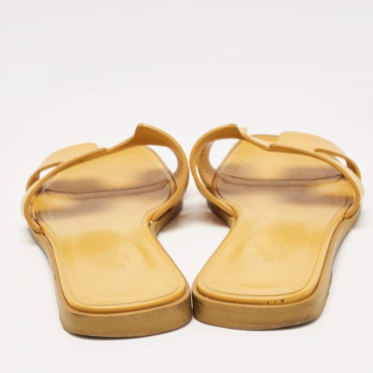 Pre Owned Hermes Yellow Leather Oran Flat Slides Size 38