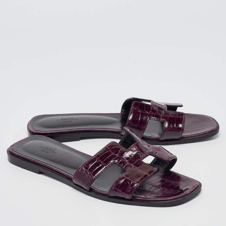 Pre Owned Hermes Purple Alligator Patent Leather Oran Flat Slides Size 39