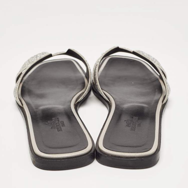 Pre Owned Hermes Silver Suede and Glitter Opne Toe Flat Oran Slides Size 38.5