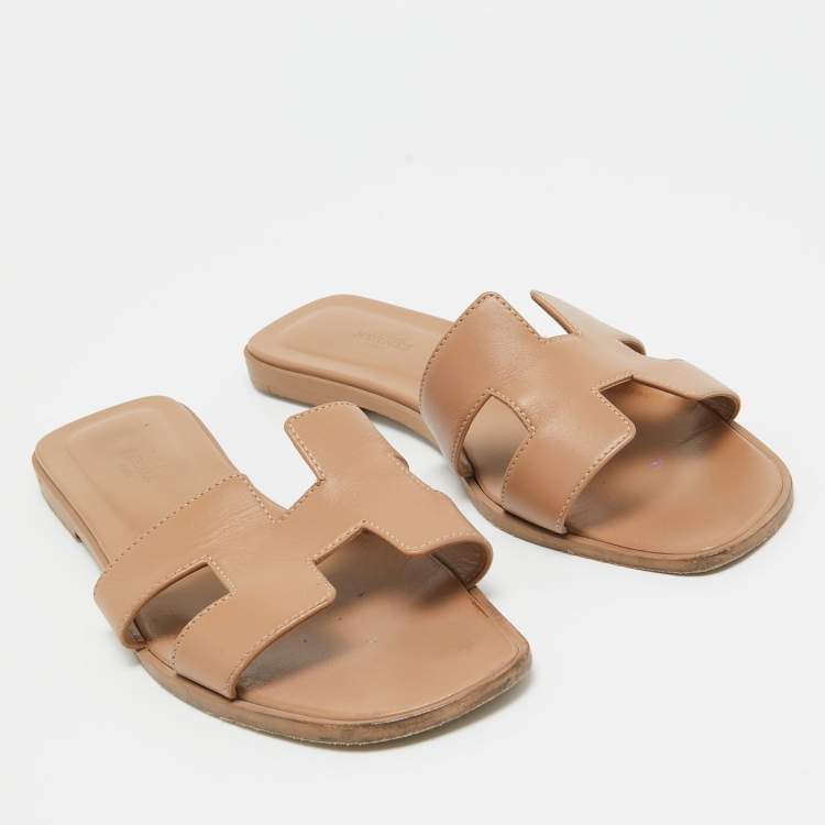 Pre Owned Hermes Light Brown Leather Oran Flat Slides Size 39