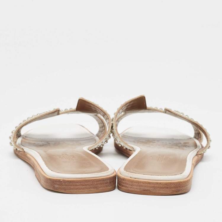 Pre Owned Hermes White Leather Studded  Oran Flat Slides Size 39  