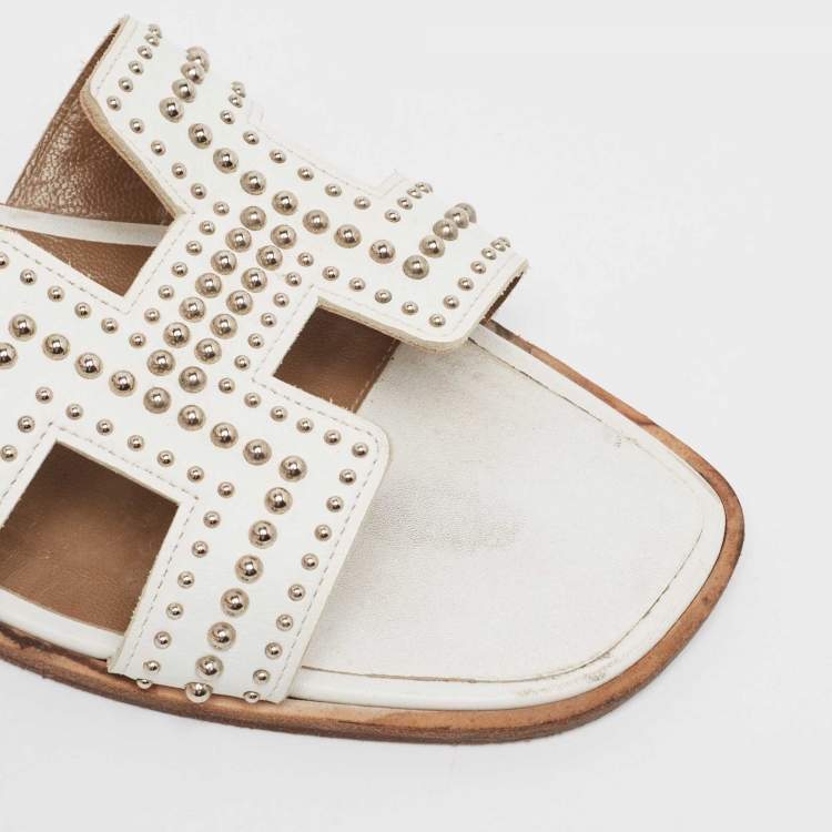 Pre Owned Hermes White Leather Studded  Oran Flat Slides Size 39  