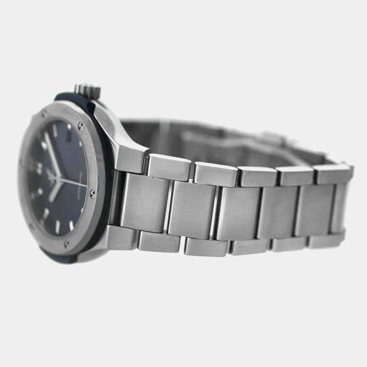 Pre Owned Hublot Navy Blue Titanium Classic Fusion 585.NX.7170.NX Automatic Women's Wristwatch 33 mm