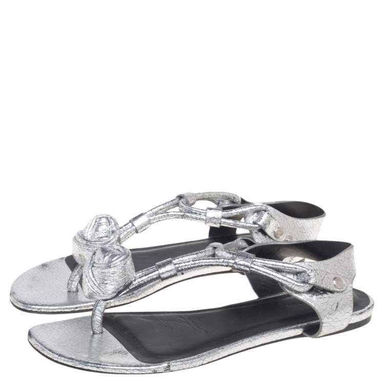 Pre Owned Isabel Marant Silver Crackled Leather Floral Applique Thong Flat Sandals Size 39