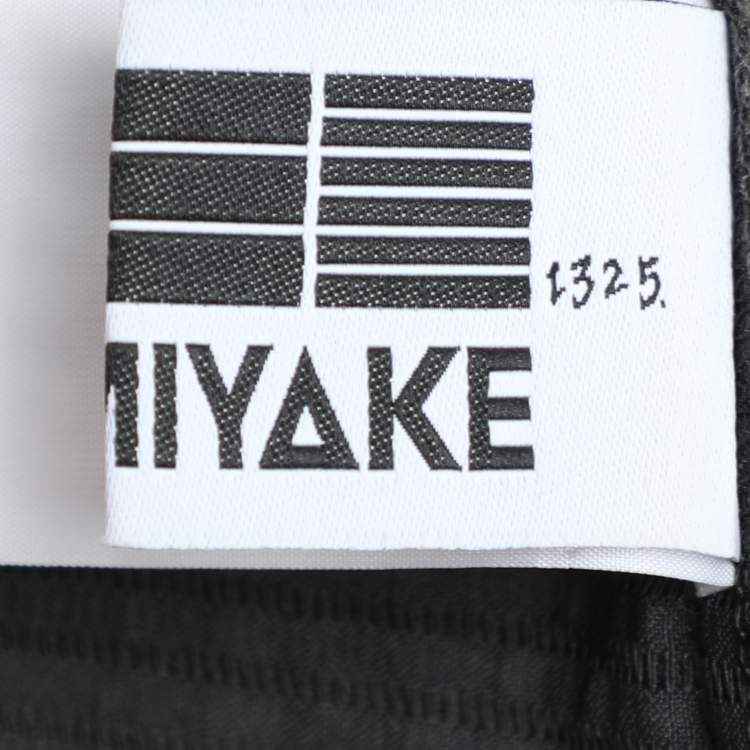 Pre Owned Issey Miyake Black Plisse Top S
