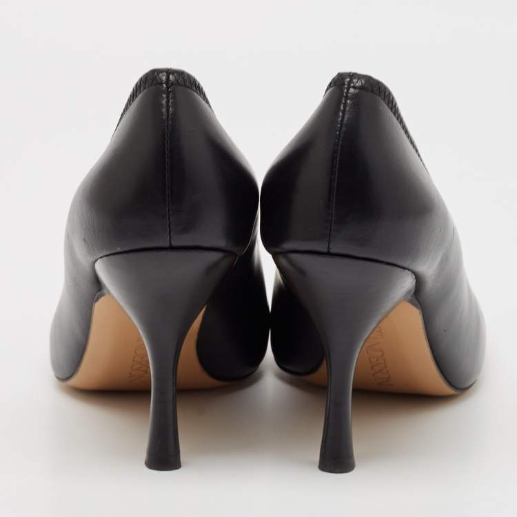 Pre Owned J..W. Anderson Black Leather Chain Pumps Size 38.5 