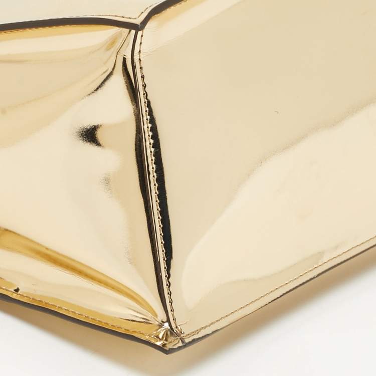 Pre Owned Jacquemus Gold Patent Leather La Pochette Rond Carré Clutch