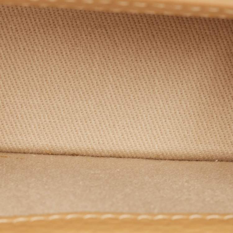 Pre Owned Jacquemus Beige Leather Le Chiquito Top Handle Bag