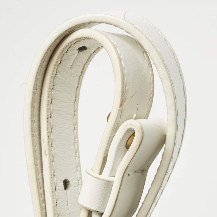 Pre Owned Jacquemus White Leather Le Chiquito Moyen Top Handle Bag