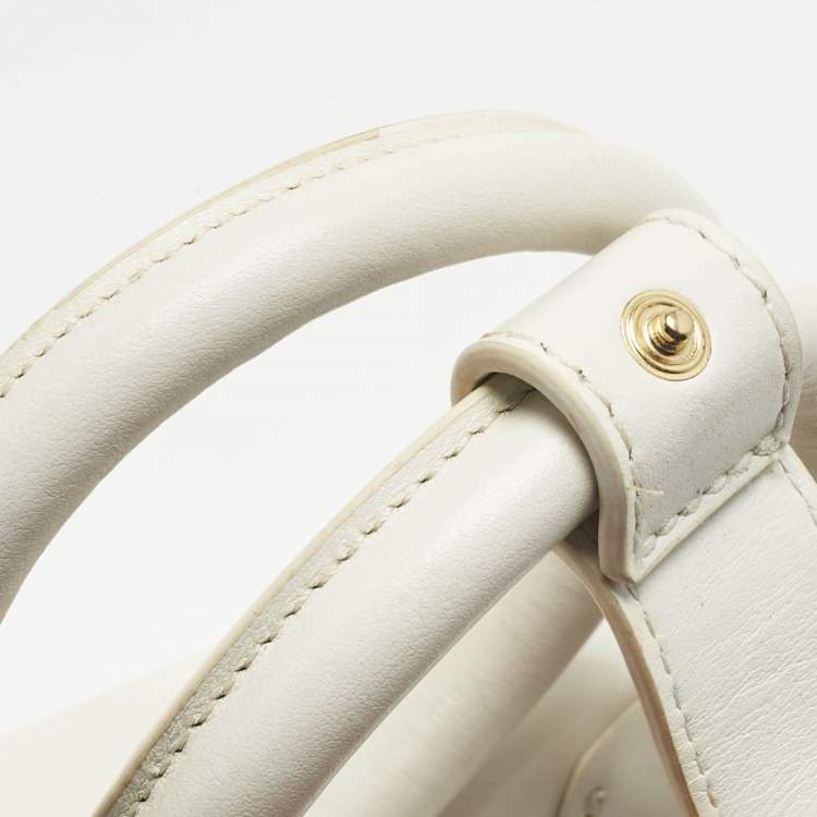 Pre Owned Jacquemus White Leather Le Chiquito Noeud Top Handle Bag