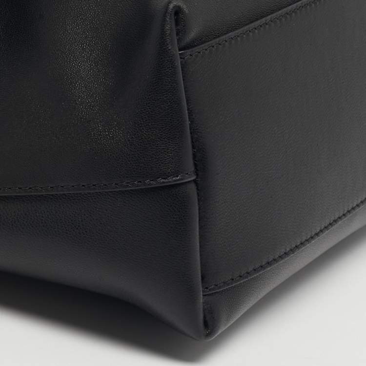 مملوكة مسبقًا Jacquemus Black Leather Le Rond Carre Shoulder Bag