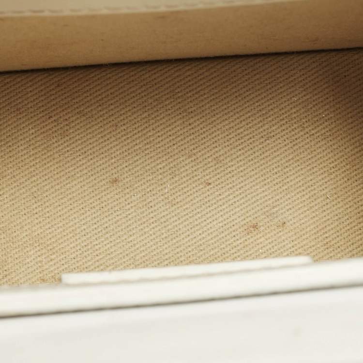 Pre Owned Jacquemus Le Chiquito Mini White Leather Top Handle Bag