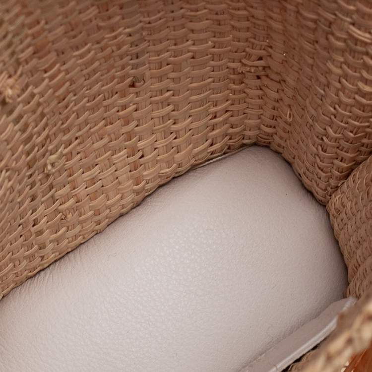مملوكة مسبقًا Jacquemus Cream/White Woven Raffia and Leather Let Petite Baci Shoulder Bag