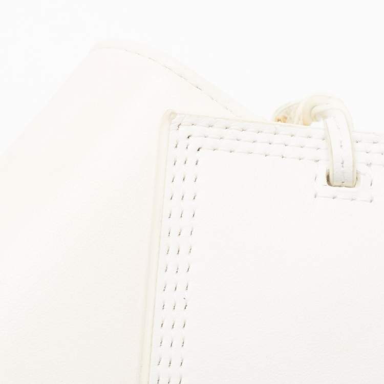 Pre Owned Jacquemus White Leather Le Carinu Logo Shoulder Bag