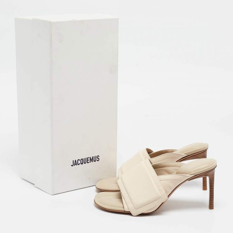 Pre Owned Jacquemus Cream Leather Piscine Les Mules Size 35