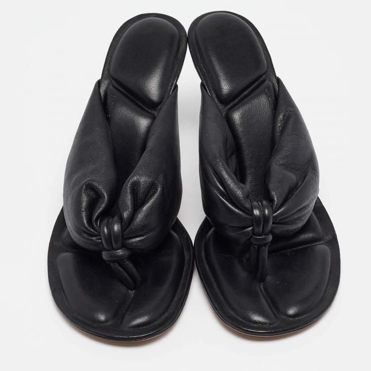 Pre Owned Jacquemus Black Leather Puffy Thong Sandals Size 40