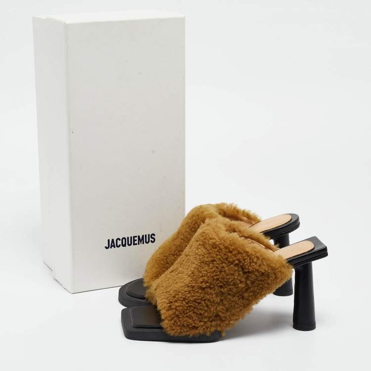 Pre Owned Jacquemus Brown Fur Slide Sandals Size 35