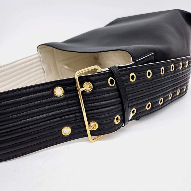 مملوكة مسبقًا Jil Sander Black Leather bucket bag