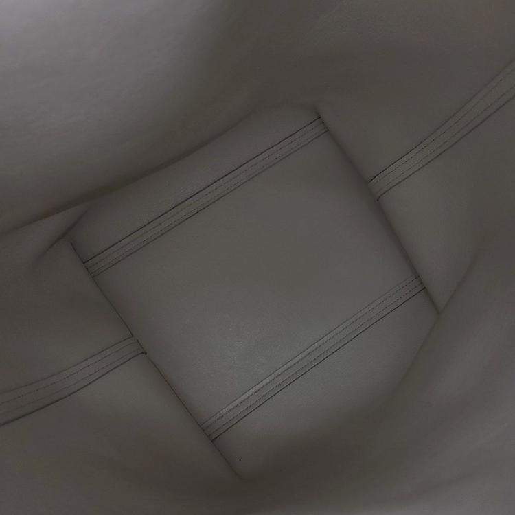 مملوكة مسبقًا Jil Sander Black Leather bucket bag