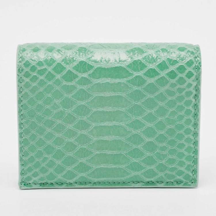 مملوكة مسبقًا Jimmy Choo Green Snakeskin Embossed Leather Hanne Bifold Wallet