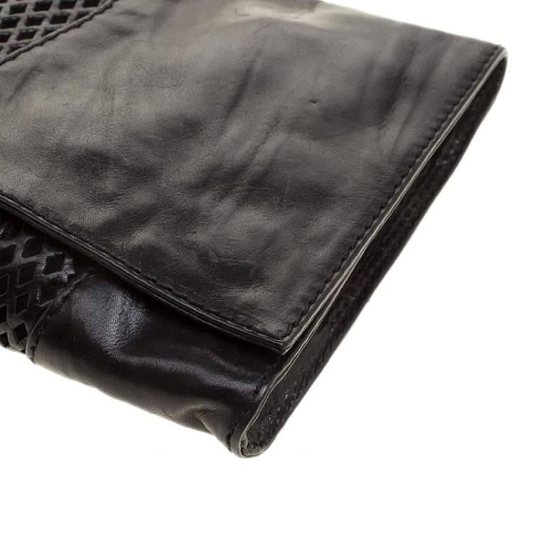 مملوكة مسبقًا Jimmy Choo Black Perforated Leather Martha Clutch