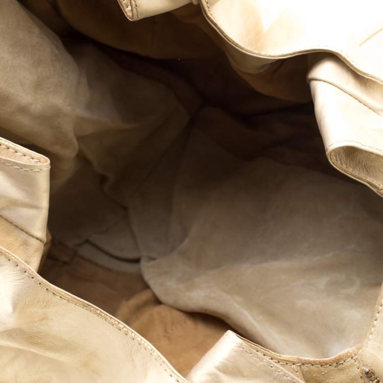 مملوكة مسبقًا Jimmy Choo Metallic Gold Leather and Suede Mandah Expandle Hobo