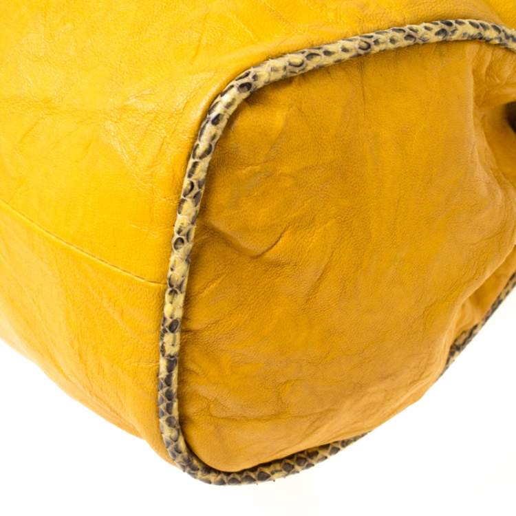 مملوكة مسبقًا Jimmy Choo Yellow Leather and Python Trim Riki Tote