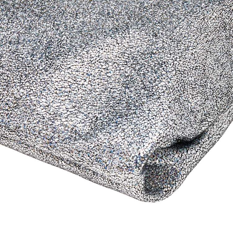 مملوكة مسبقًا Jimmy Choo Silver Glitter Fabric Chain Clutch