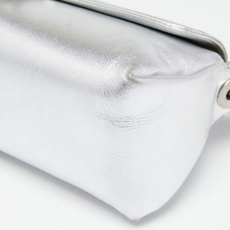 مملوكة مسبقًا Jimmy Choo Silver Leather Tulita Clutch
