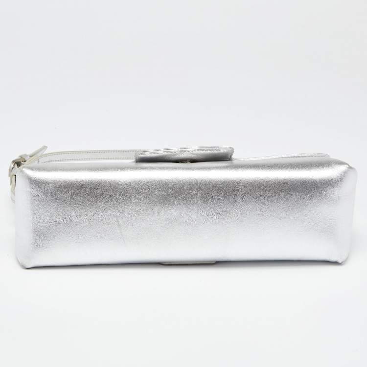 مملوكة مسبقًا Jimmy Choo Silver Leather Tulita Clutch