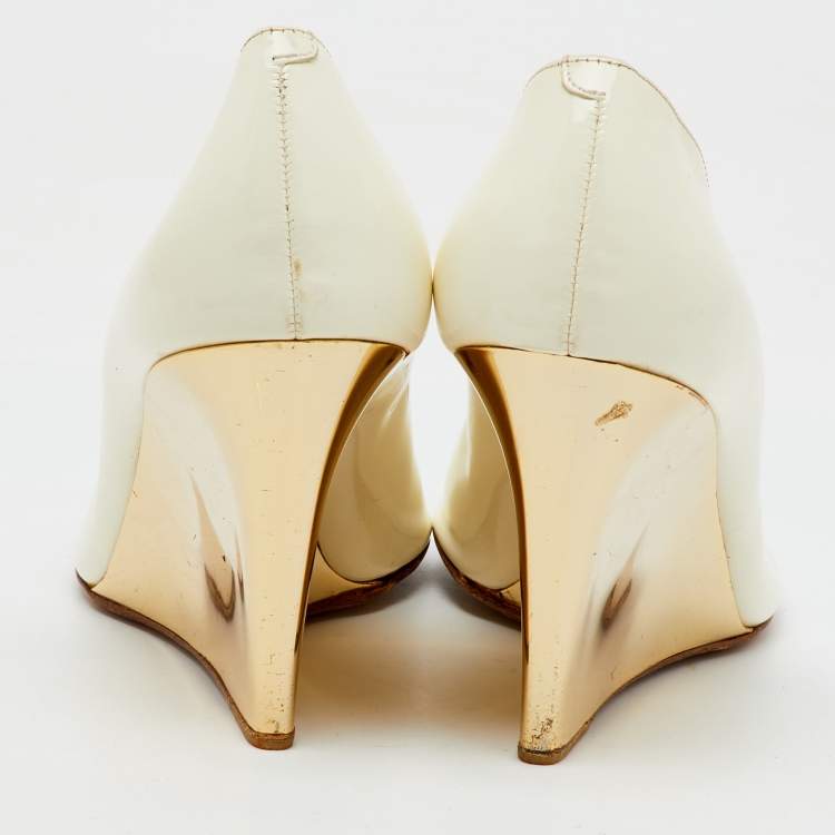 Pre Owned Jimmy Choo Off White Patent Leather Peep Toe Wedge Pumps Size 38.5