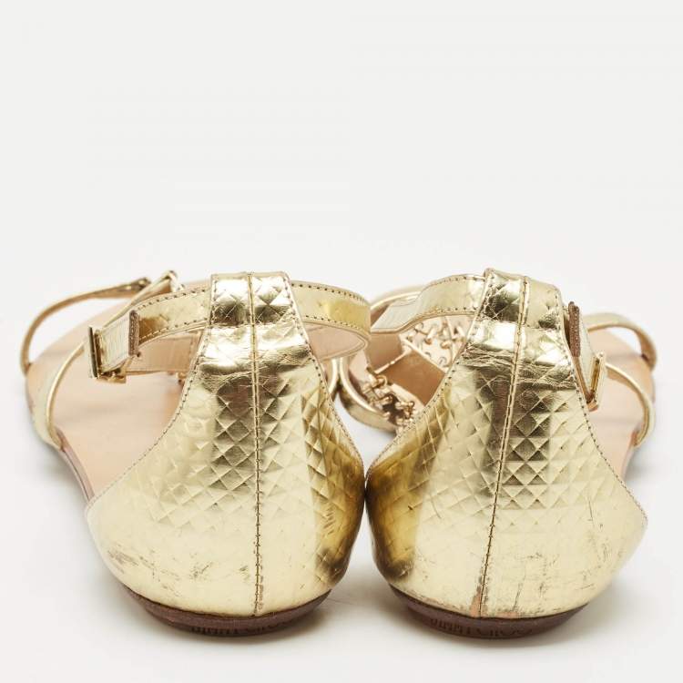 مملوكة مسبقًا Jimmy Choo Gold Patent Leather Embellished T Strap Flat Sandals Size 39
