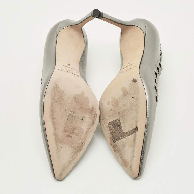 مملوكة مسبقًا Jimmy Choo Size 36 Silver Leather Pumps