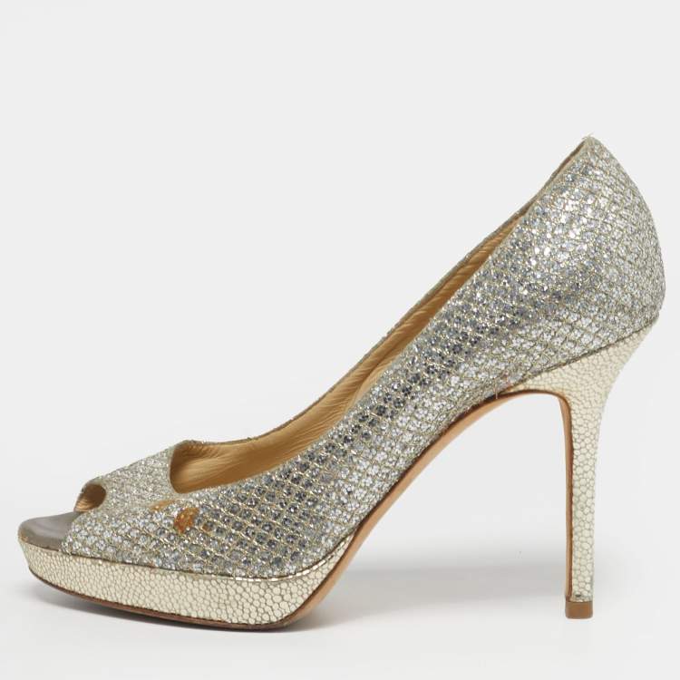 مملوكة مسبقًا Jimmy Choo Luna Size 35.5 Silver Fabric and Glitter Peep Toe Pumps