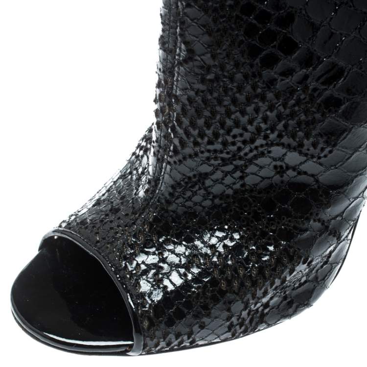 مملوكة مسبقًا Jimmy Choo Black Snake Embossed Skin Fantasy Peep Toe Ankle Boots Size 38.5