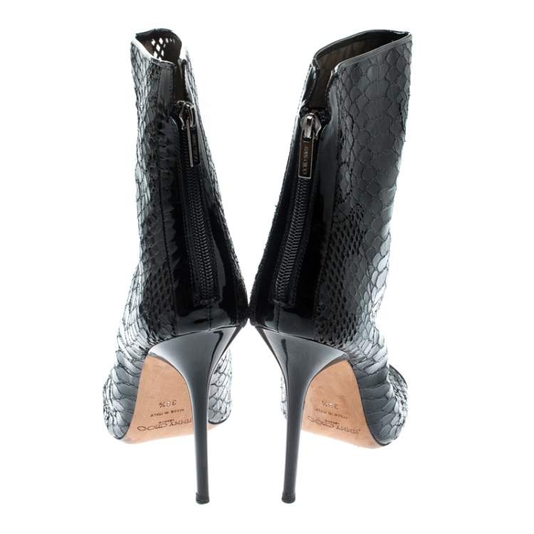 مملوكة مسبقًا Jimmy Choo Black Snake Embossed Skin Fantasy Peep Toe Ankle Boots Size 38.5