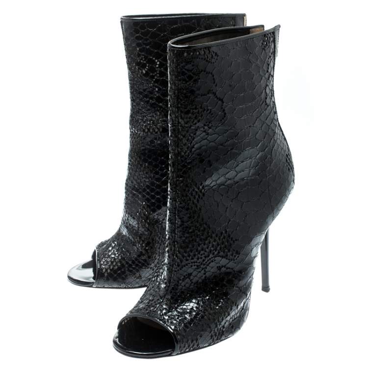 مملوكة مسبقًا Jimmy Choo Black Snake Embossed Skin Fantasy Peep Toe Ankle Boots Size 38.5