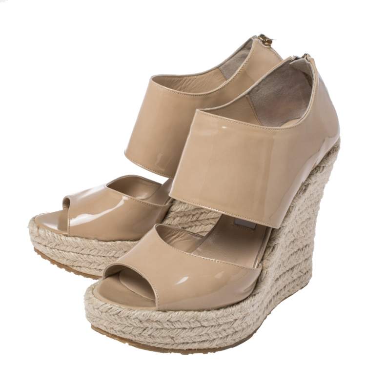 مملوكة مسبقًا Jimmy Choo Beige Patent Patriot Espadrille Wedge Cut Out Booties Size 38.5
