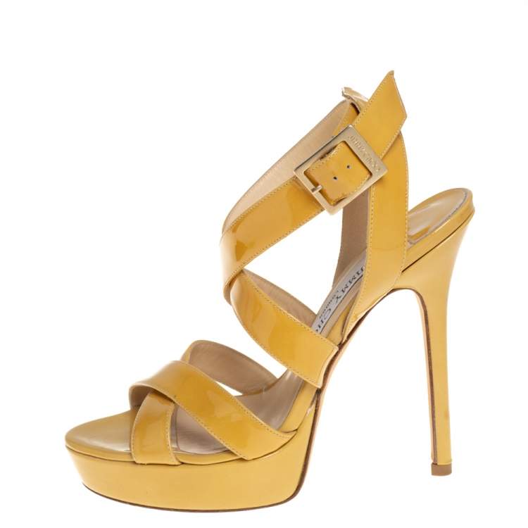 13,019 Yellow Dress Sandals Stock Photos, High-Res Pictures, and Images -  Getty Images