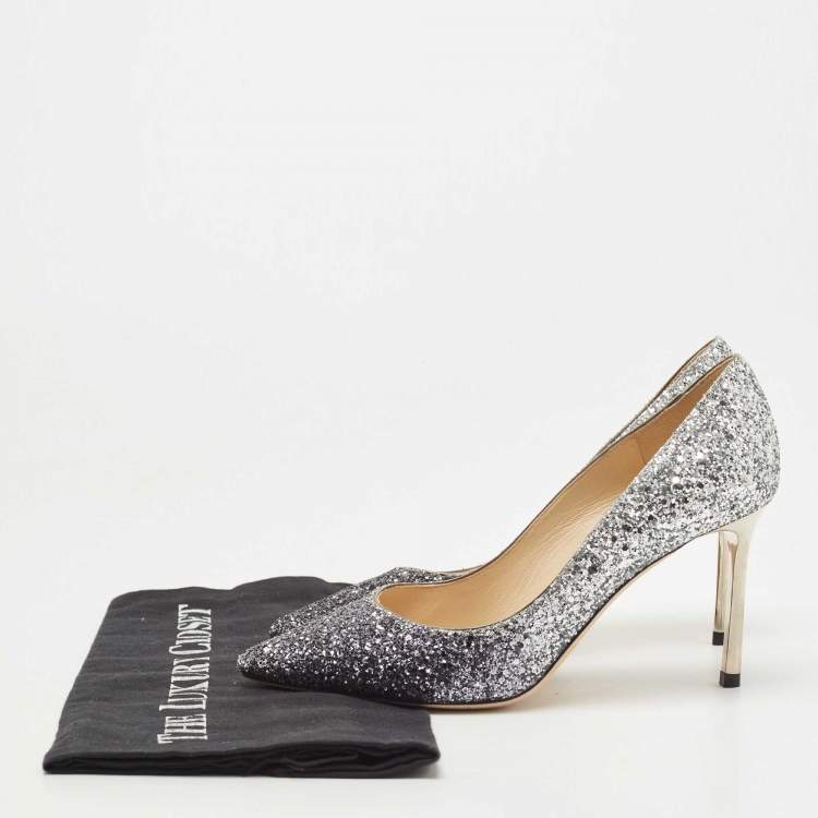 مملوكة مسبقًا Jimmy Choo Silver Coarse Glitter Romy Pumps Size 35