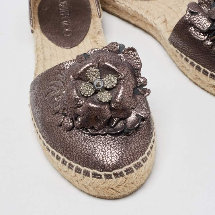 مملوكة مسبقًا Jimmy Choo Metallic Bronze Leather Ankle Strap Espadrilles Size 38.5
