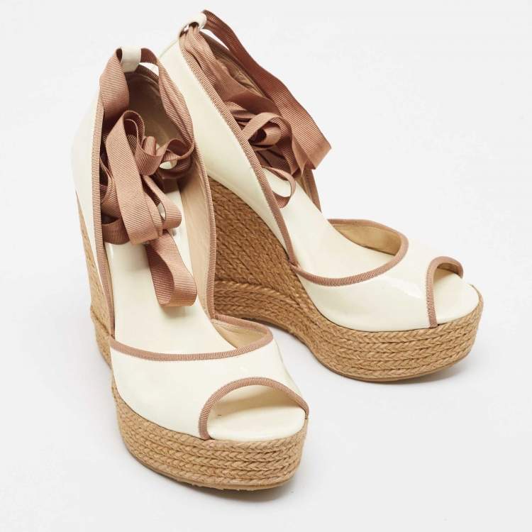 مملوكة مسبقًا Jimmy Choo Off White/Brown Patent Leather and Fabric Open Toe Ankle Tie Espadrille Pumps Size 37