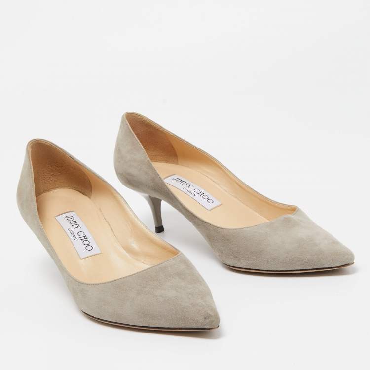 مملوكة مسبقًا Jimmy Choo Grey Suede Romy Pumps Size 37