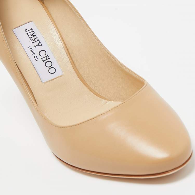 مملوكة مسبقًا Jimmy Choo Beige Leather Round Toe Pumps Size 39