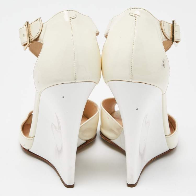Pre Owned Jimmy Choo White/Cream Patent Leather Token T Strap Wedges Size 38.5
