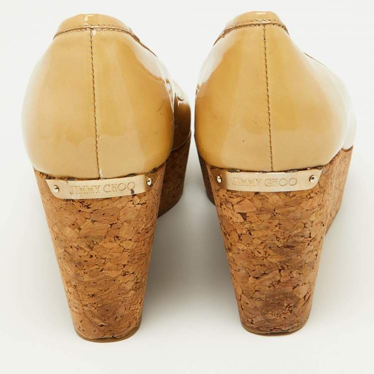 مملوكة مسبقًا Jimmy Choo Beige Patent Leather Cork Wedge Parley Pumps Size 39