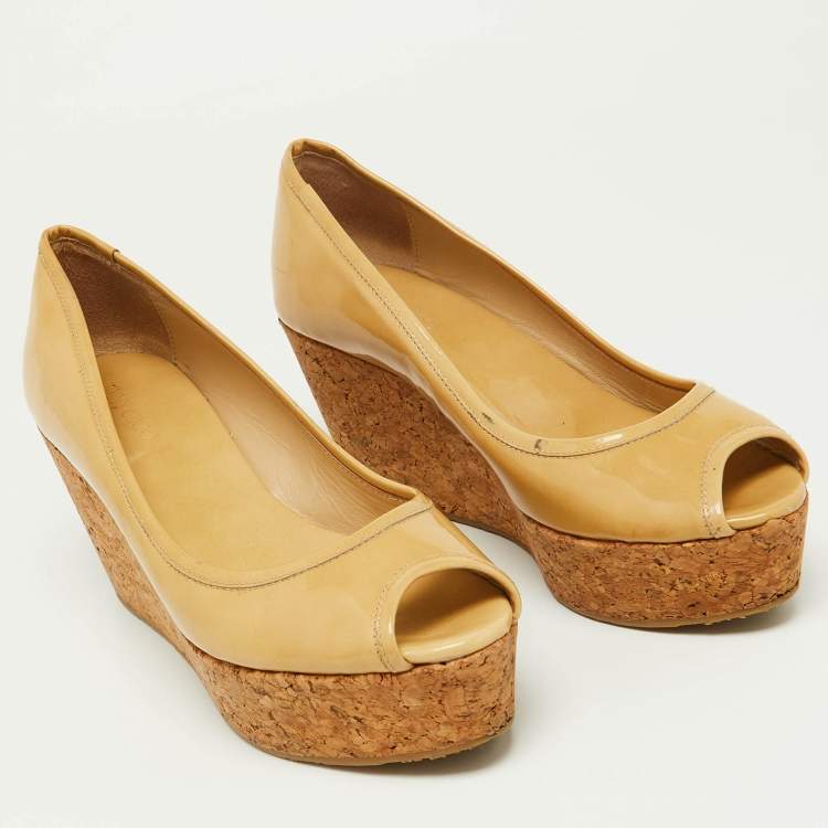 مملوكة مسبقًا Jimmy Choo Beige Patent Leather Cork Wedge Parley Pumps Size 39